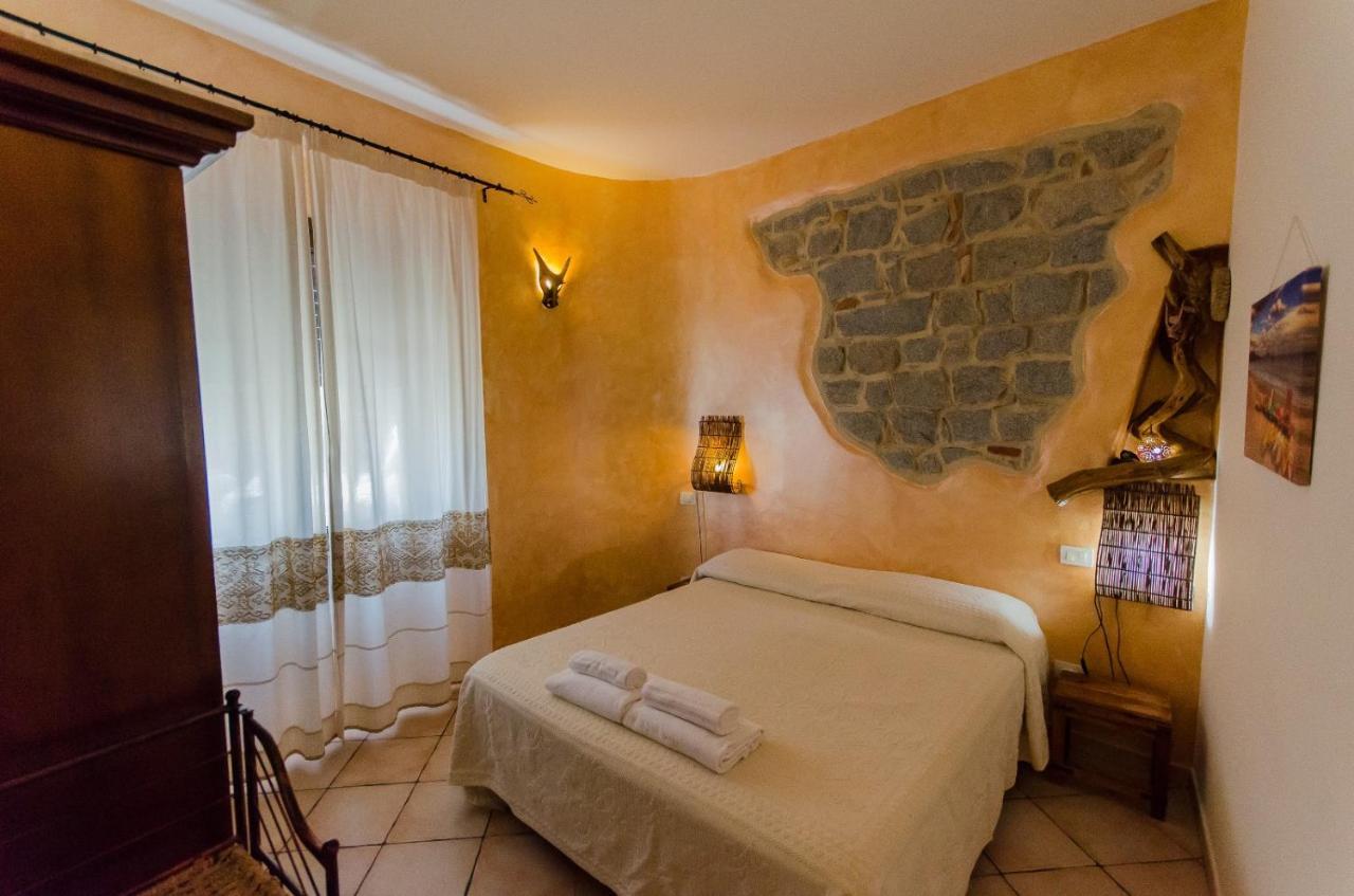 Bed and Breakfast La Pavoncella Тортолі Екстер'єр фото