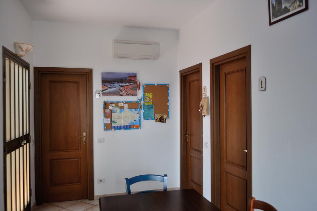 Bed and Breakfast La Pavoncella Тортолі Екстер'єр фото