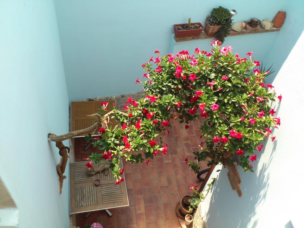 Bed and Breakfast La Pavoncella Тортолі Екстер'єр фото